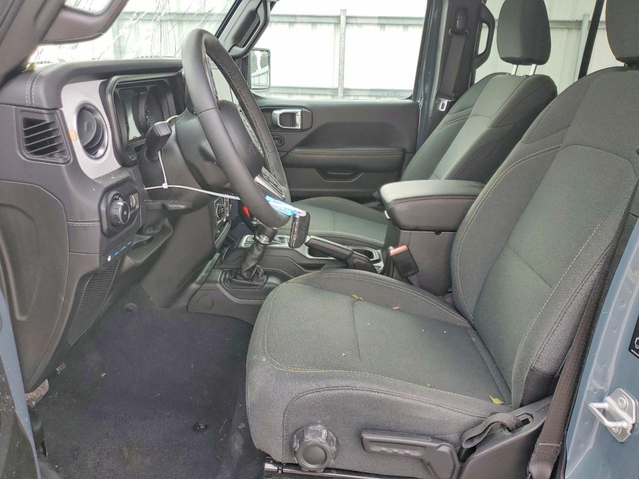 2025 JEEP WRANGLER SAHARA 4XE — Фото 7 из 13
