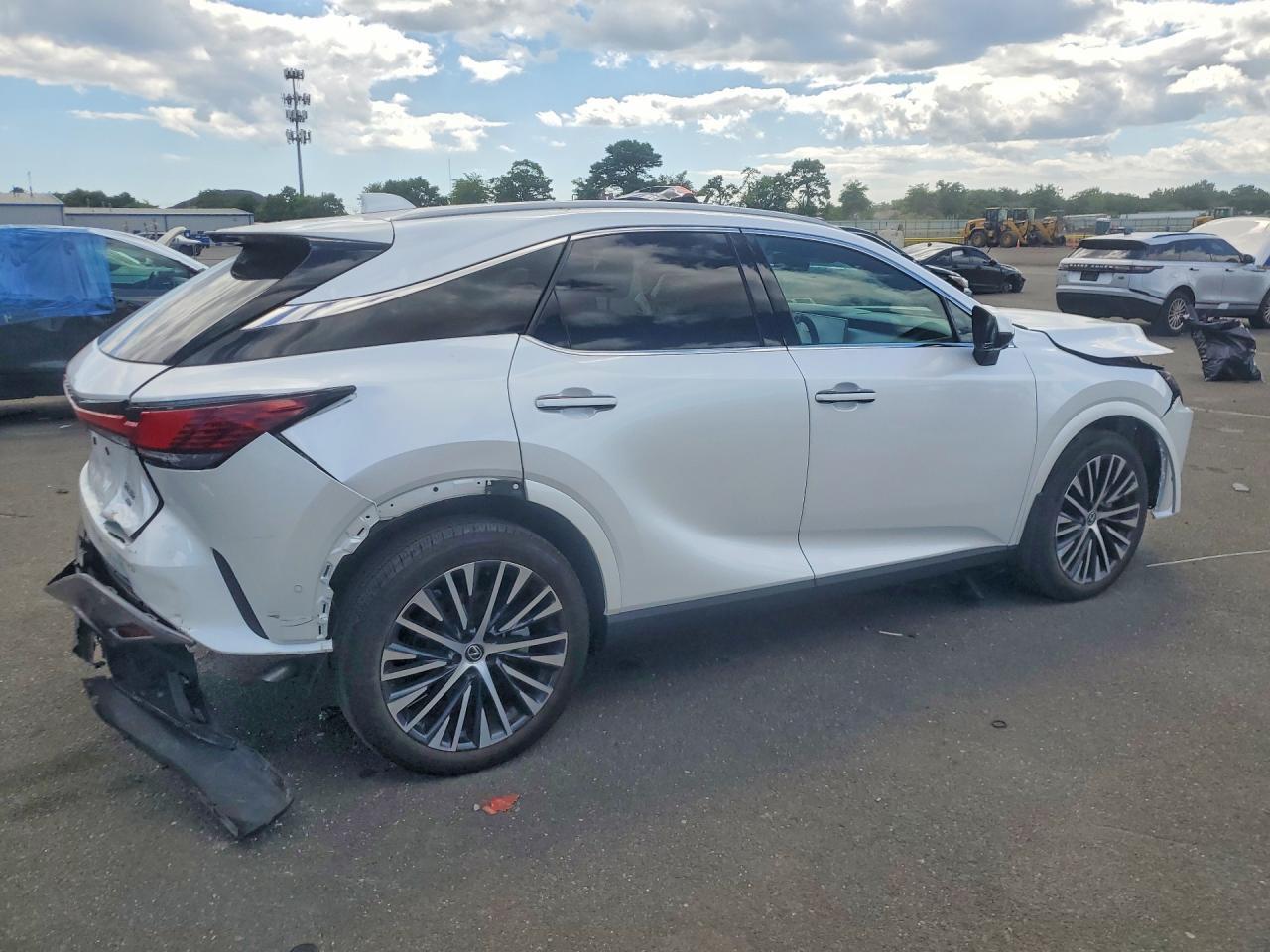 2024 LEXUS RX 350 PREMIUM+ — Фото 3 из 13