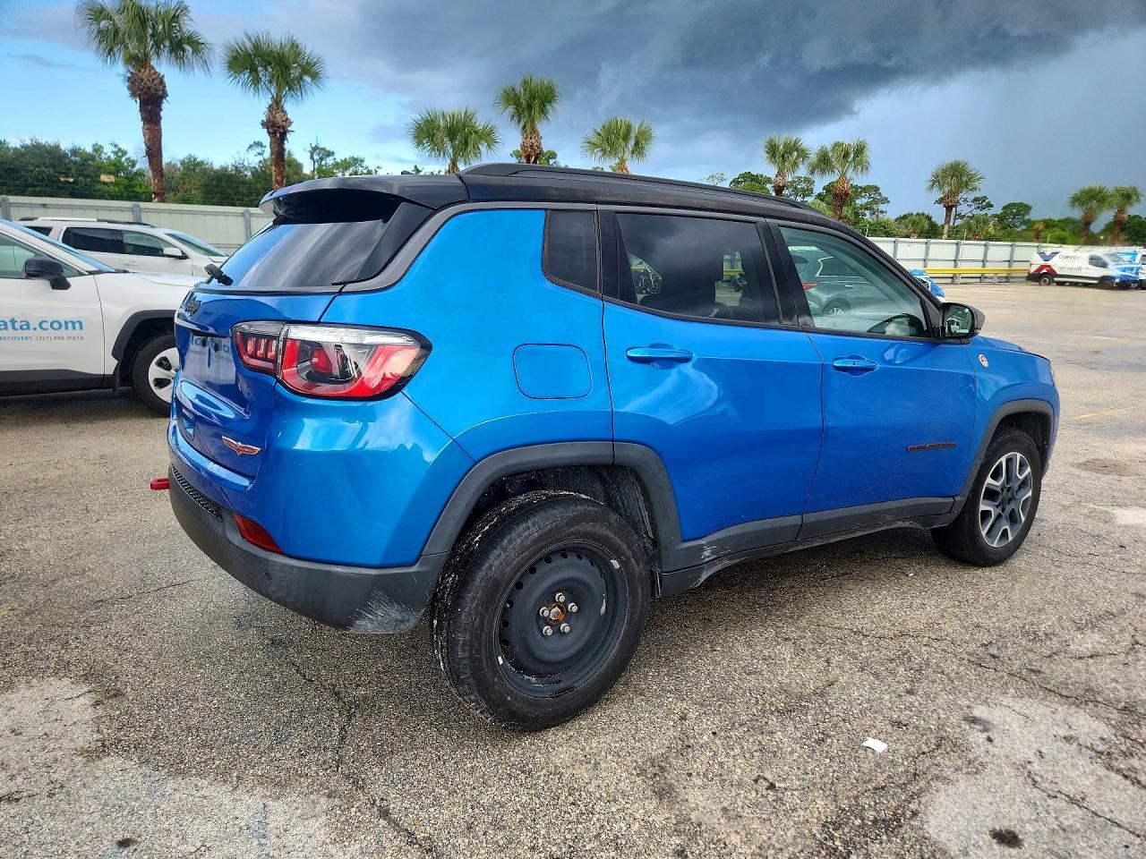 2020 JEEP COMPASS TRAILHAWK — Фото 3 из 13