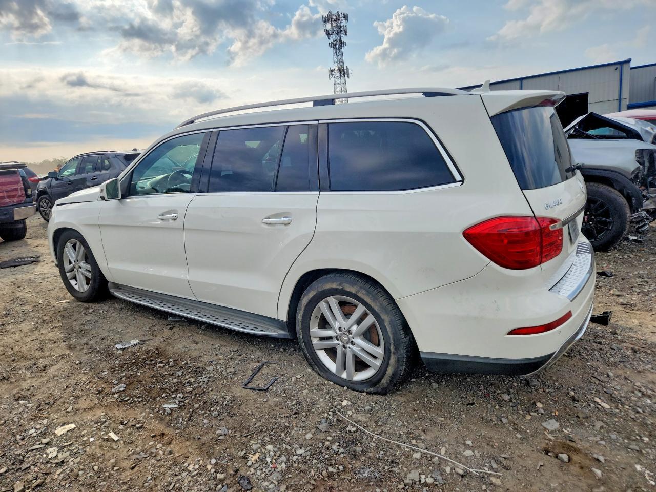 2013 MERCEDES-BENZ GL 450 4MATIC — Фото 2 из 13