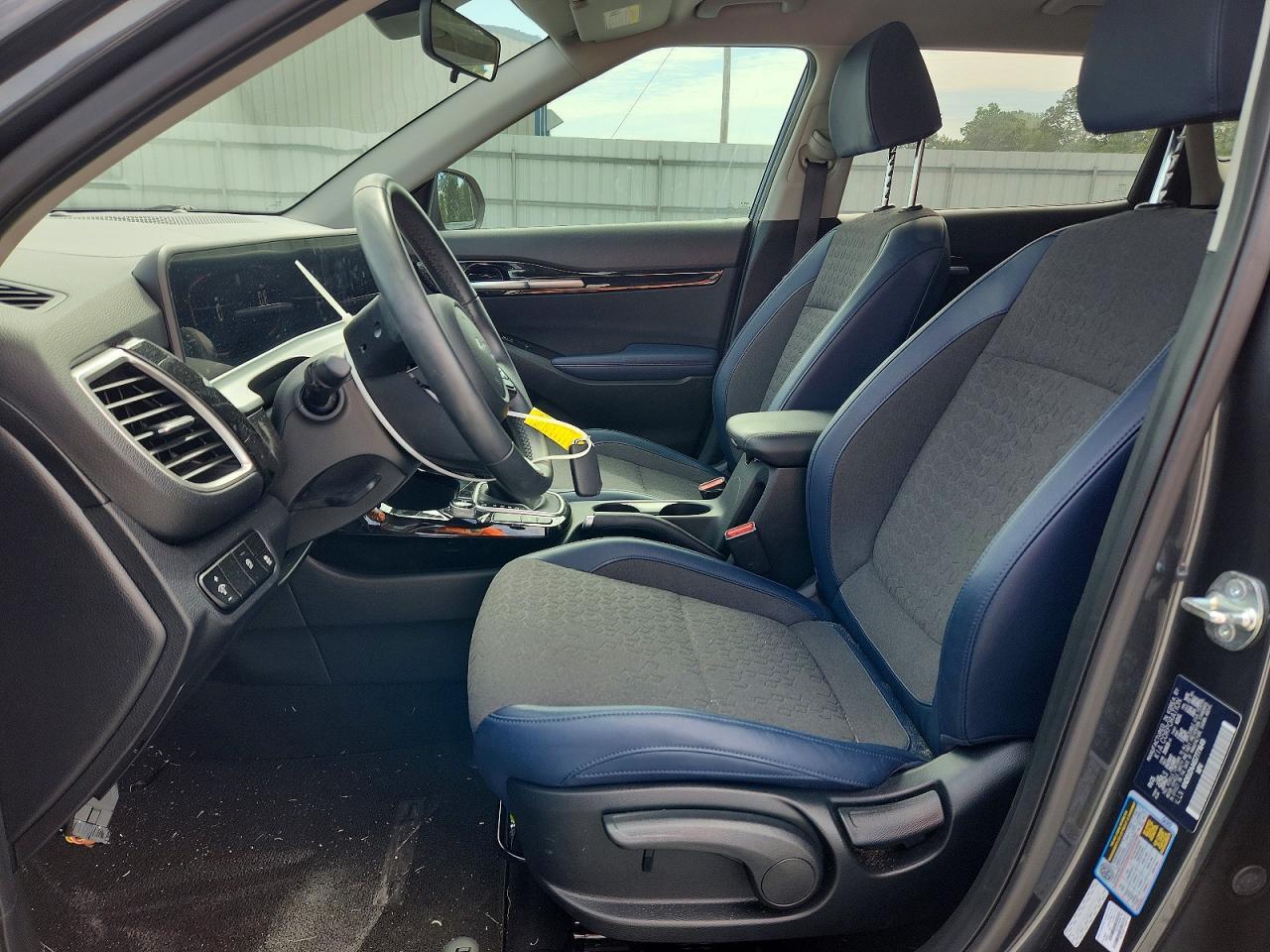 2025 KIA SELTOS S — Фото 7 из 12