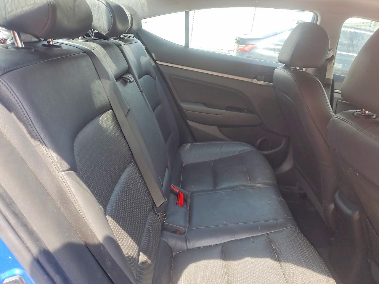 2017 HYUNDAI ELANTRA LIMITED — Фото 10 из 12
