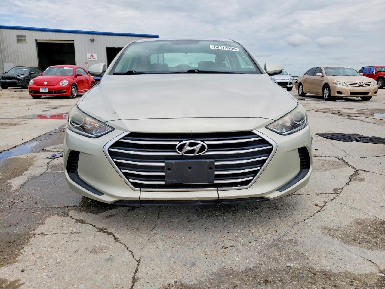 2017 HYUNDAI ELANTRA SE — Фото 5 из 12