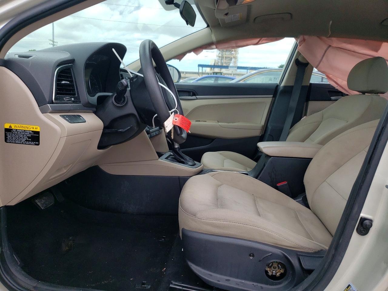 2017 HYUNDAI ELANTRA SE — Фото 7 из 12