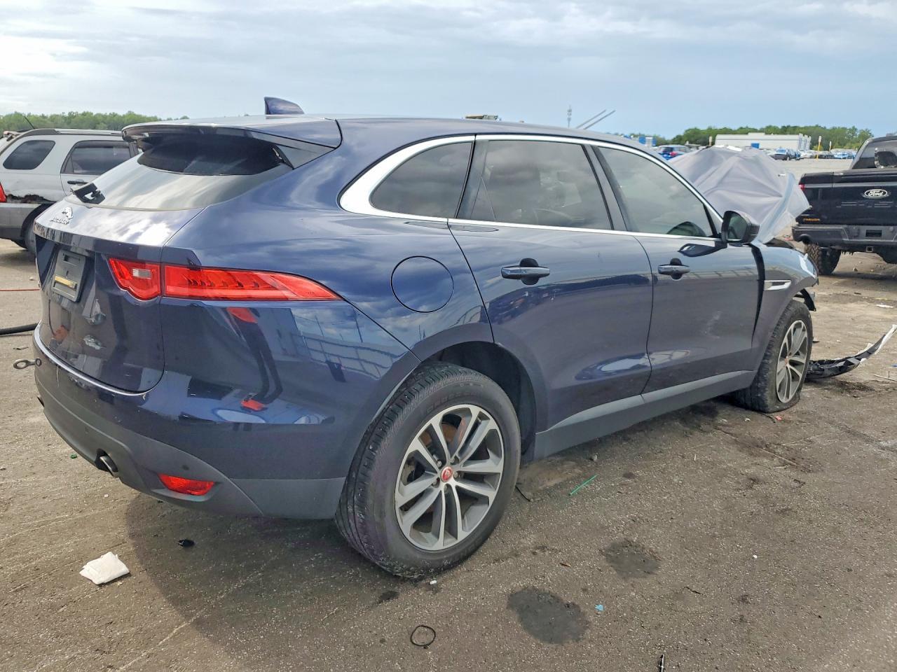 2019 JAGUAR F-PACE PREMIUM — Фото 3 из 13