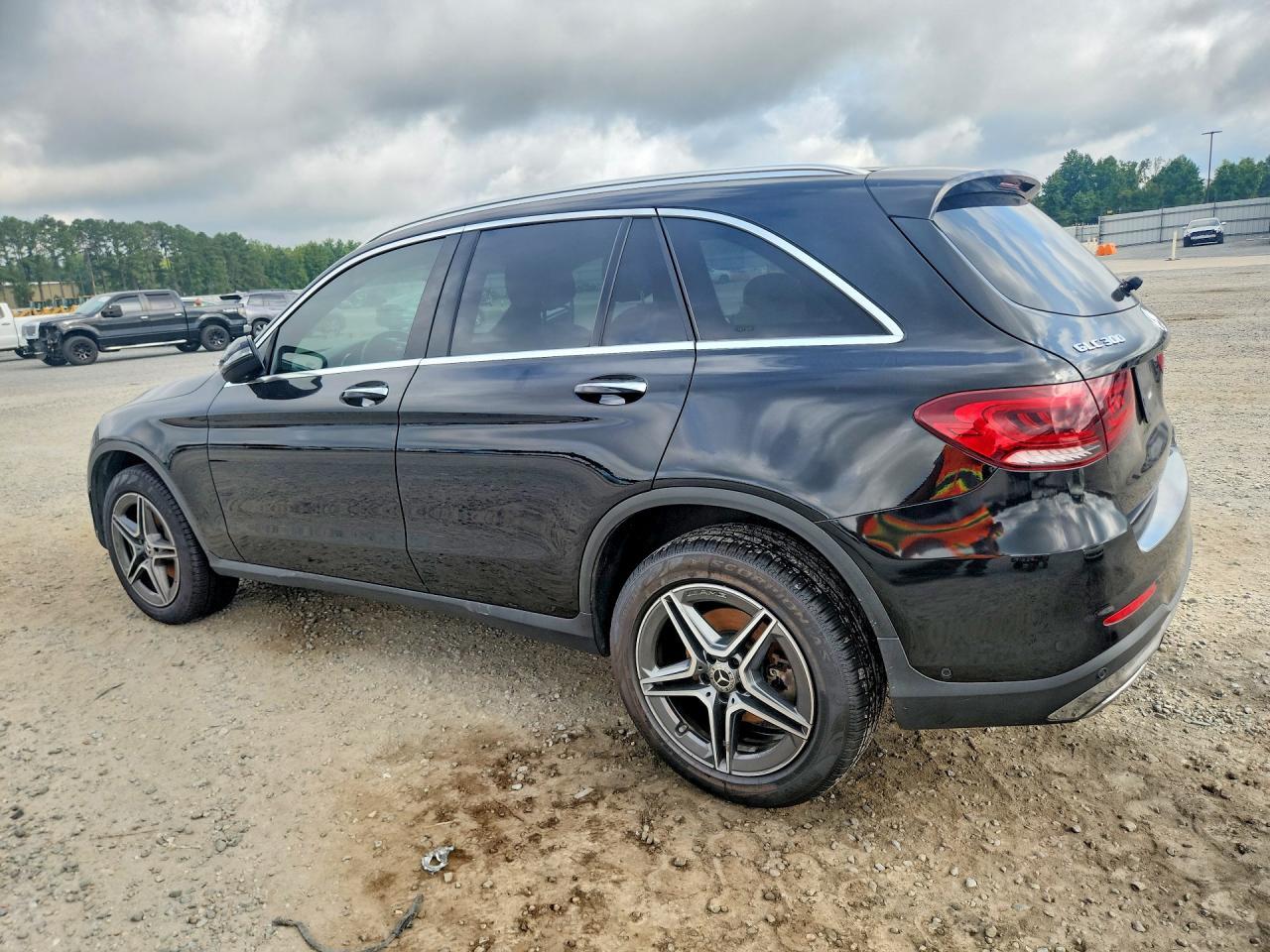 2021 MERCEDES-BENZ GLC 300 4MATIC — Фото 2 из 13