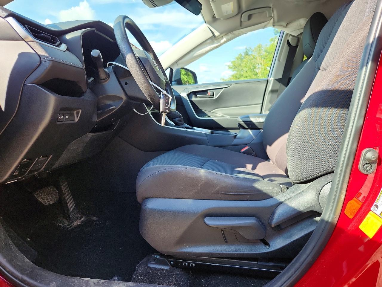 2024 TOYOTA RAV4 LE — Фото 7 из 13