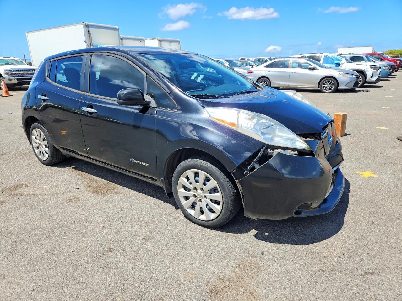 2014 NISSAN LEAF S — Фото 4 из 12