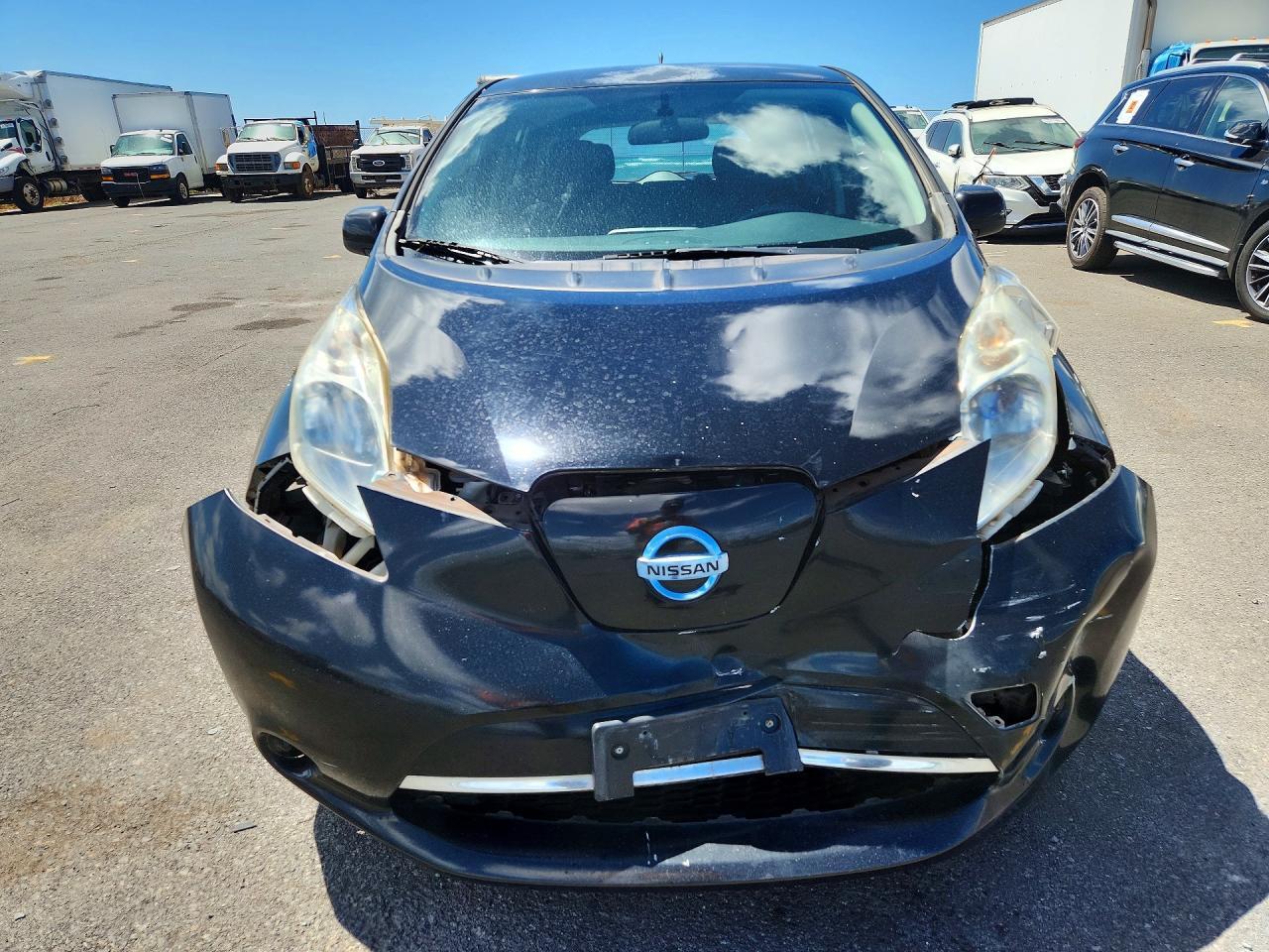 2014 NISSAN LEAF S — Фото 5 из 12