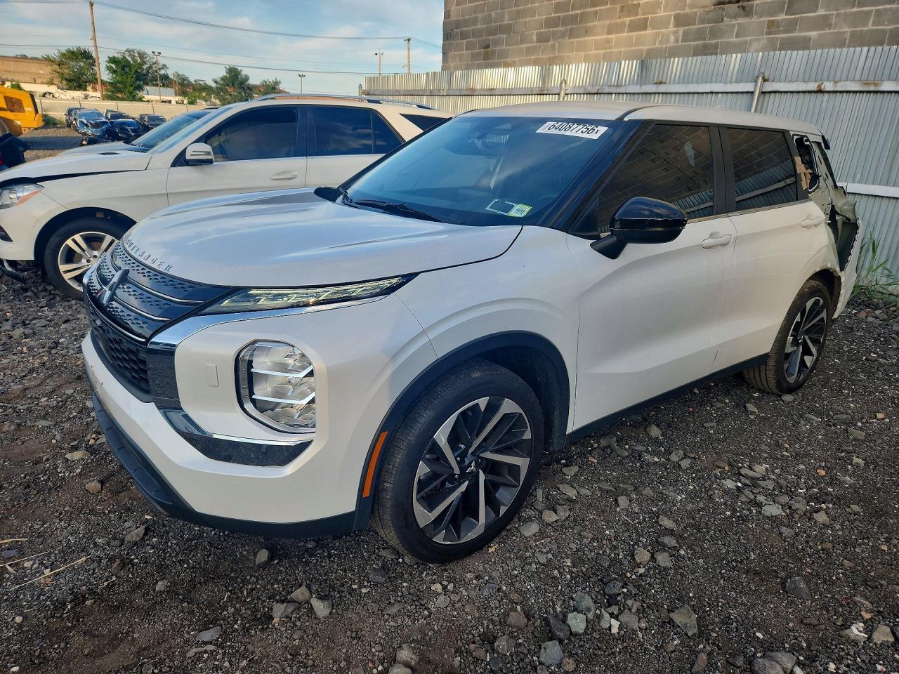 2022 MITSUBISHI OUTLANDER JA4J4TA86NZ042605