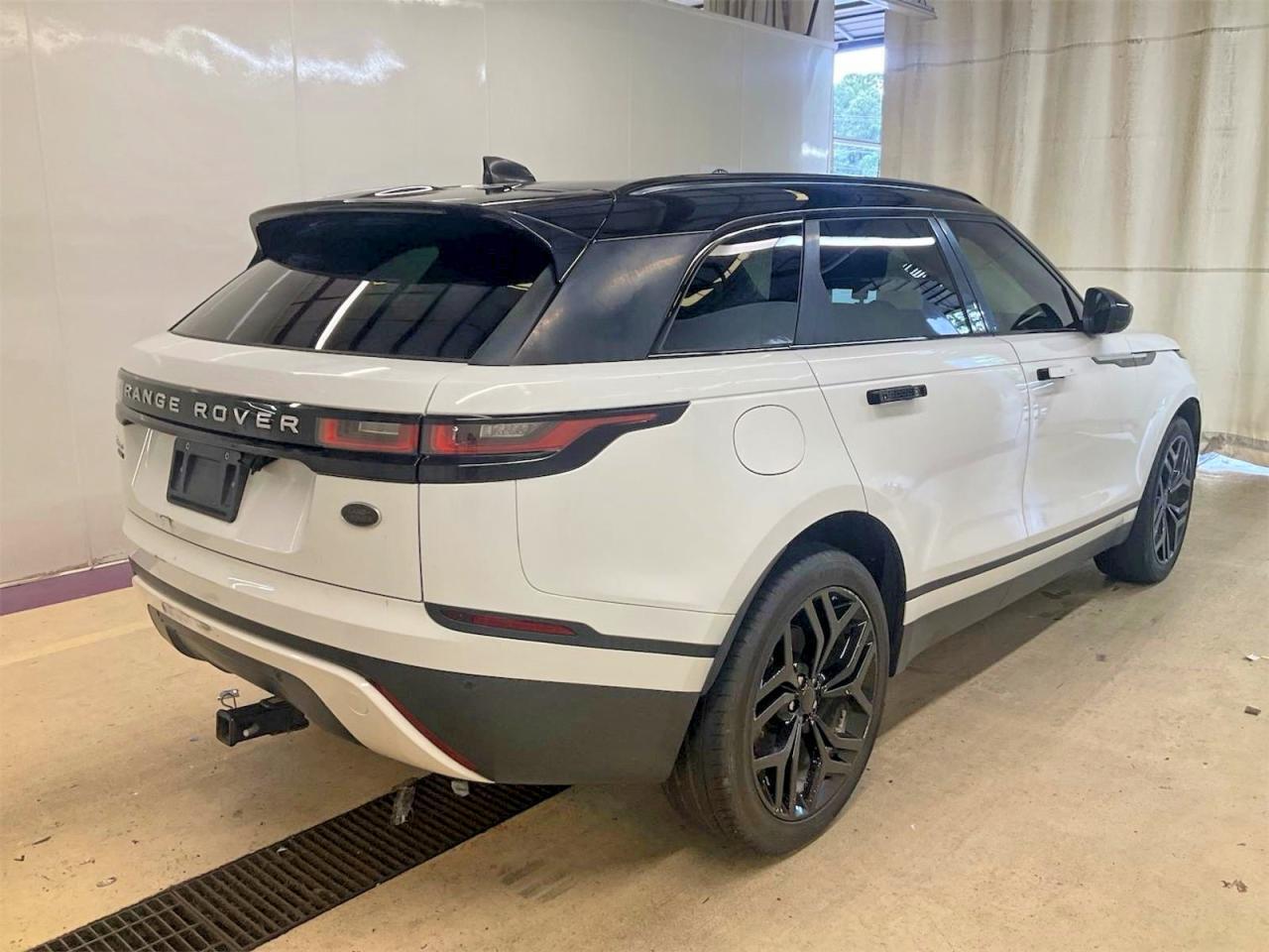 2018 LAND ROVER RANGE ROVER VELAR S — Фото 4 из 11