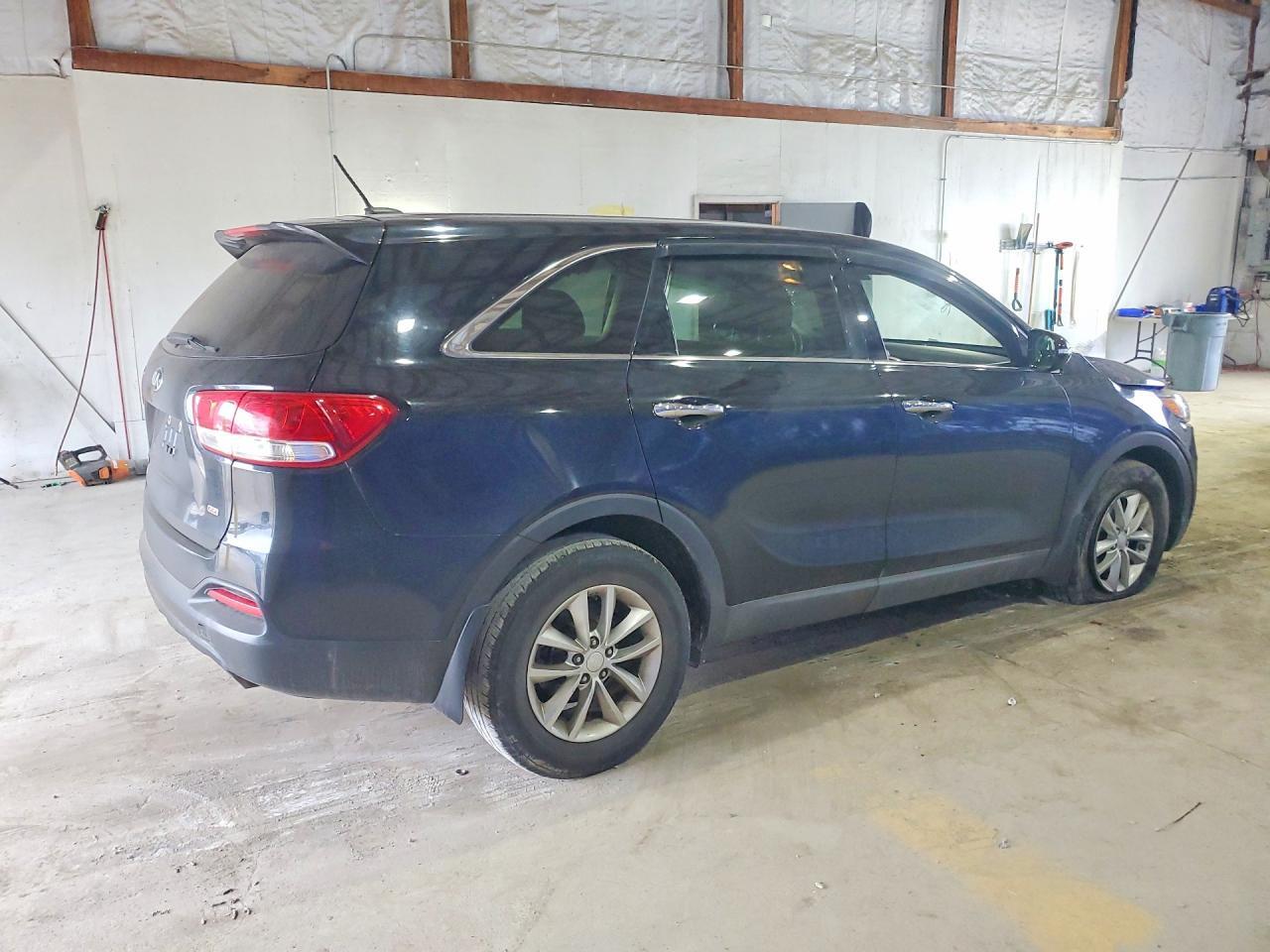 5XYPG4A38HG229736 2017 KIA SORENTO photo no. 3