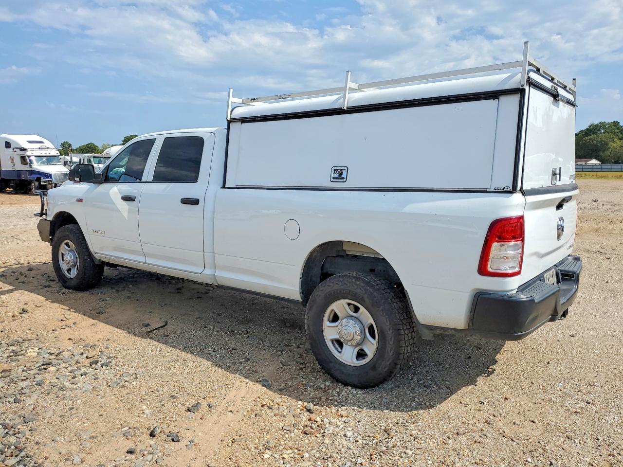 2022 RAM 2500 TRADESMAN — Фото 2 из 12