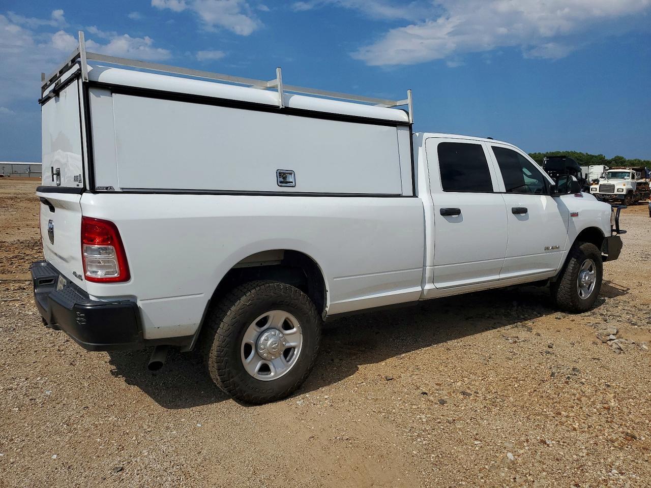 2022 RAM 2500 TRADESMAN — Фото 3 из 12
