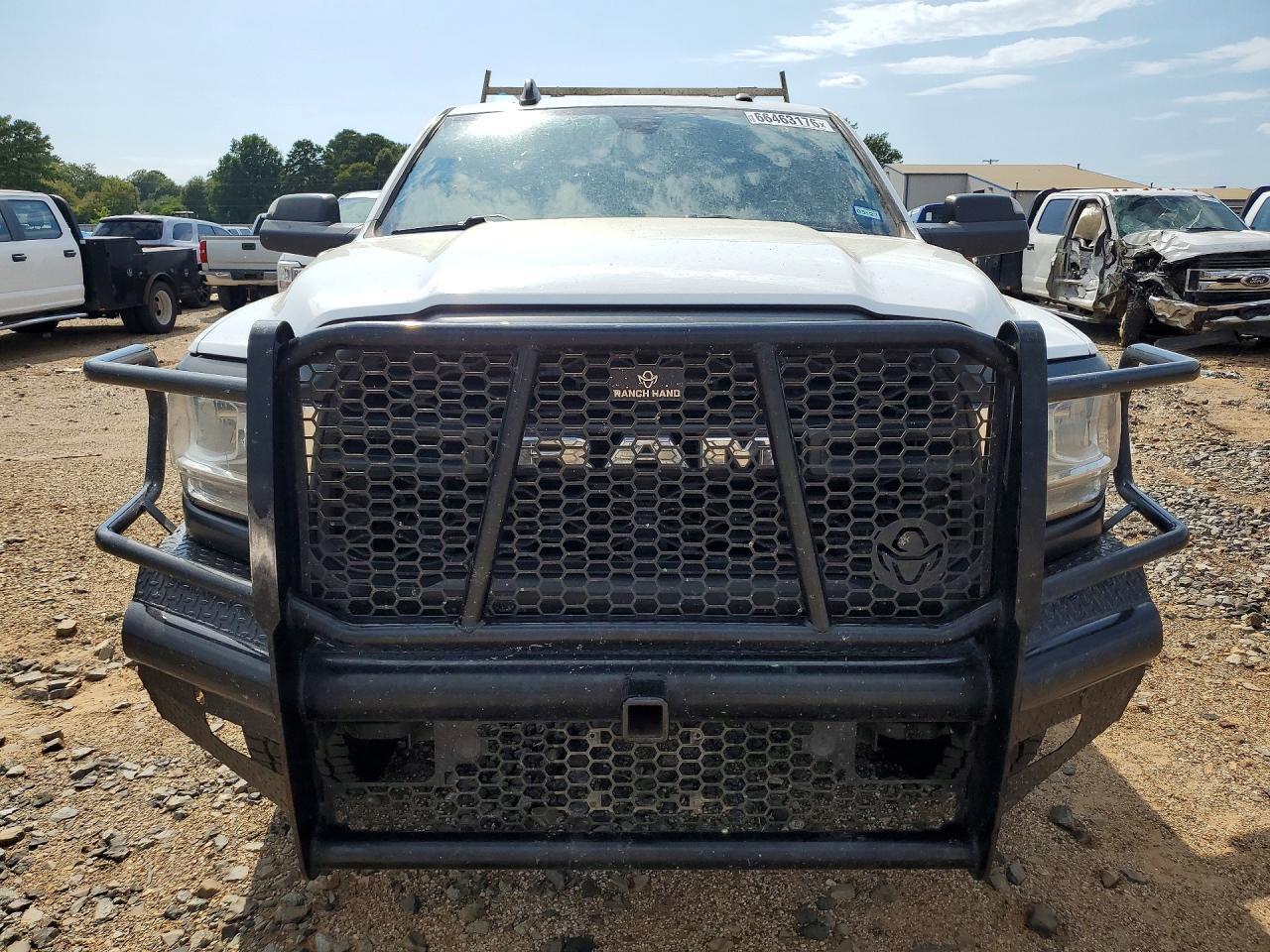 2022 RAM 2500 TRADESMAN — Фото 5 из 12