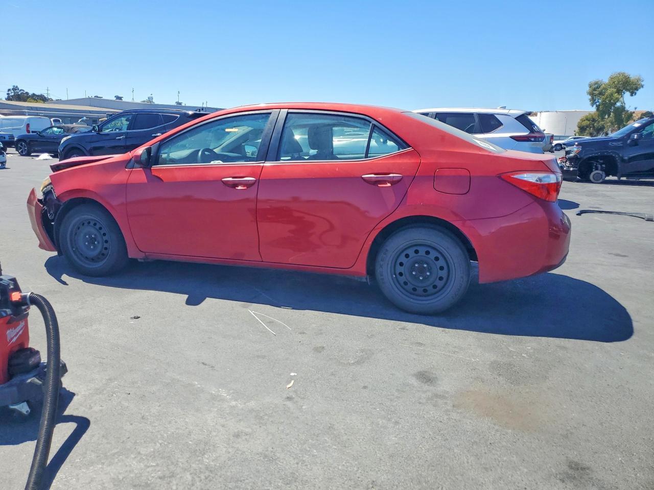 5YFBURHE7EP015996 2014 TOYOTA COROLLA photo no. 2