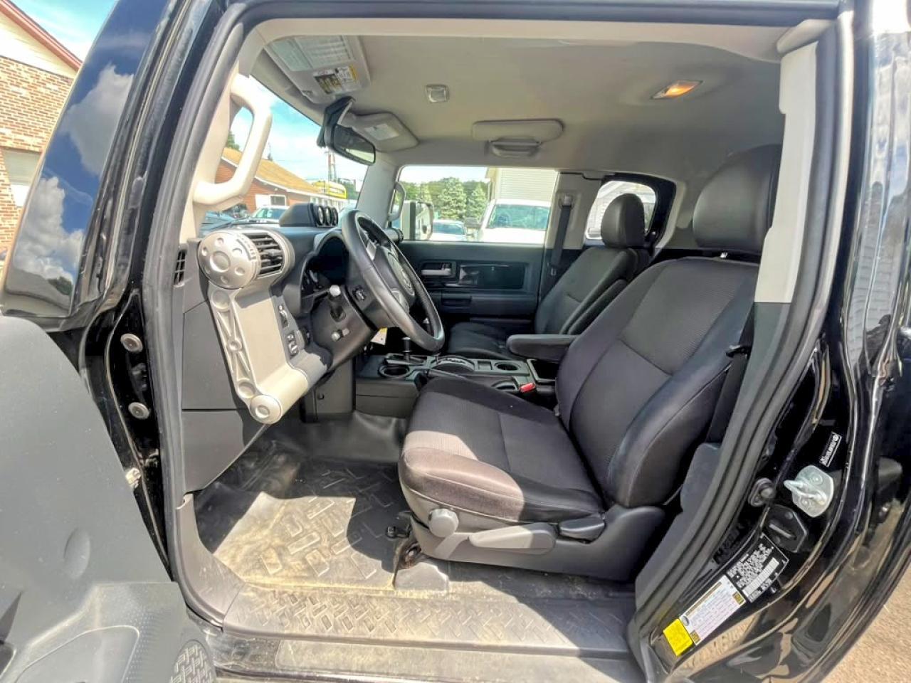 JTEBU4BF5EK181058 2014 TOYOTA FJ CRUISER photo no. 11