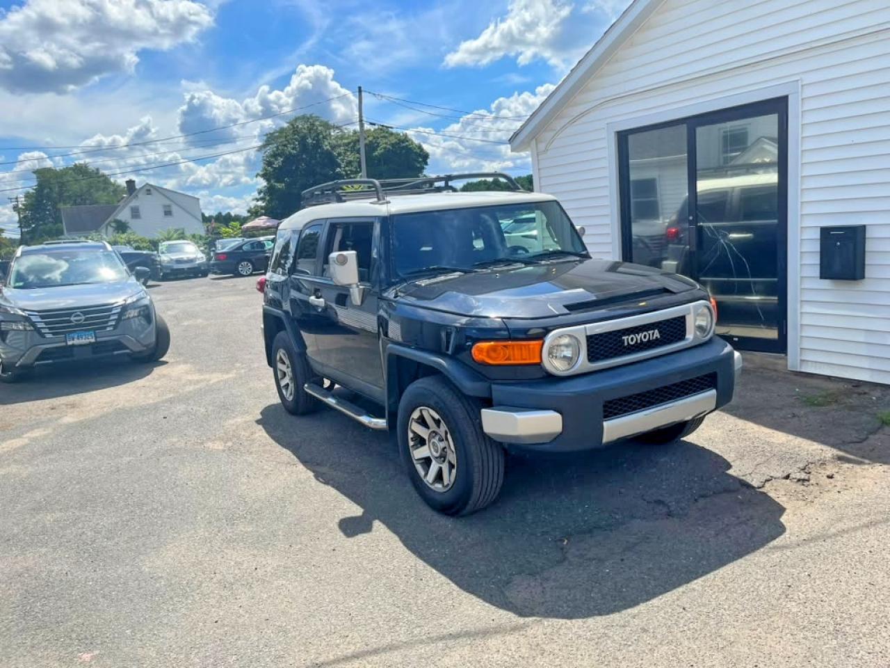 JTEBU4BF5EK181058 2014 TOYOTA FJ CRUISER photo no. 4