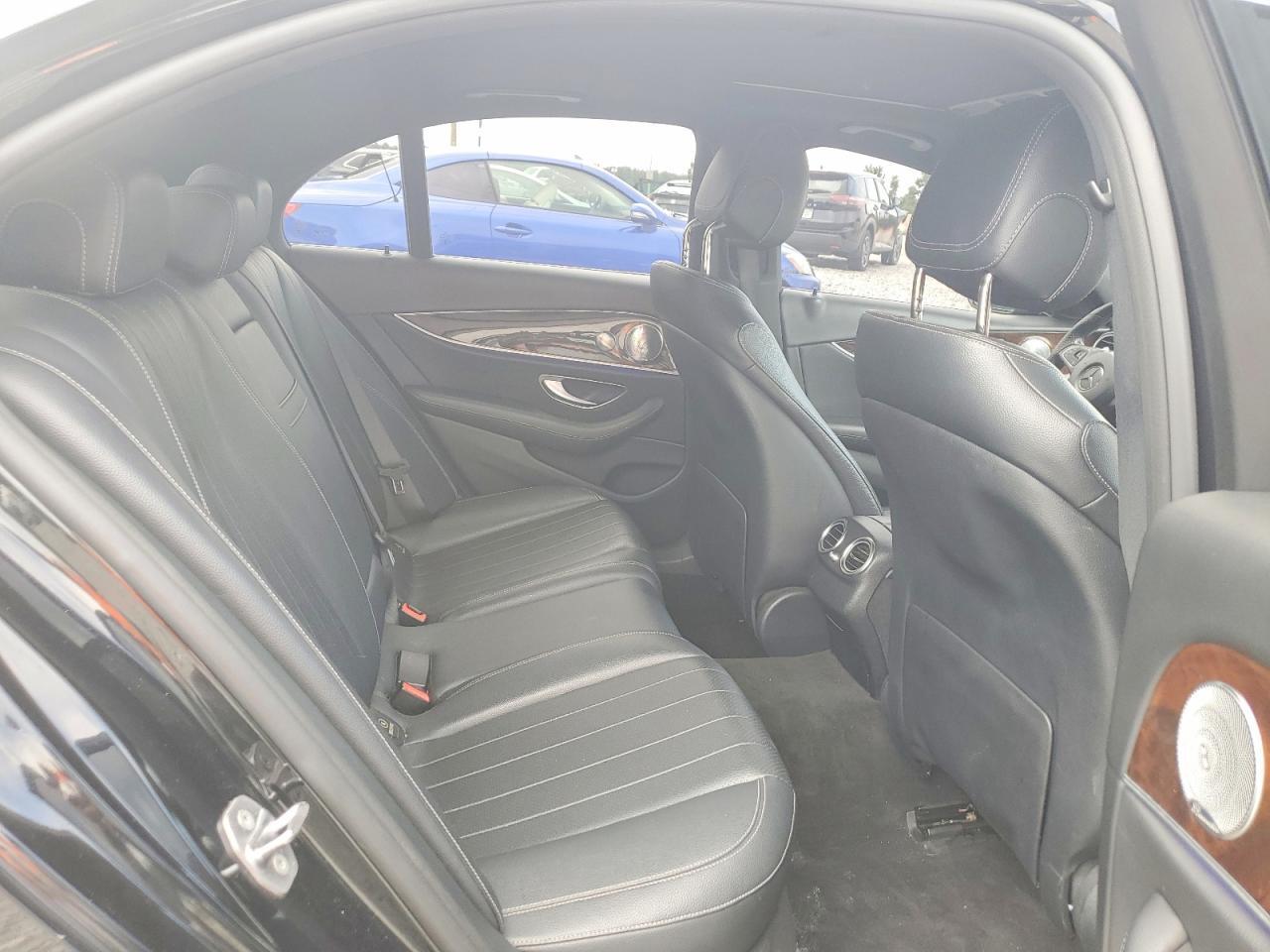2017 MERCEDES-BENZ E 300 4MATIC — Фото 10 из 12