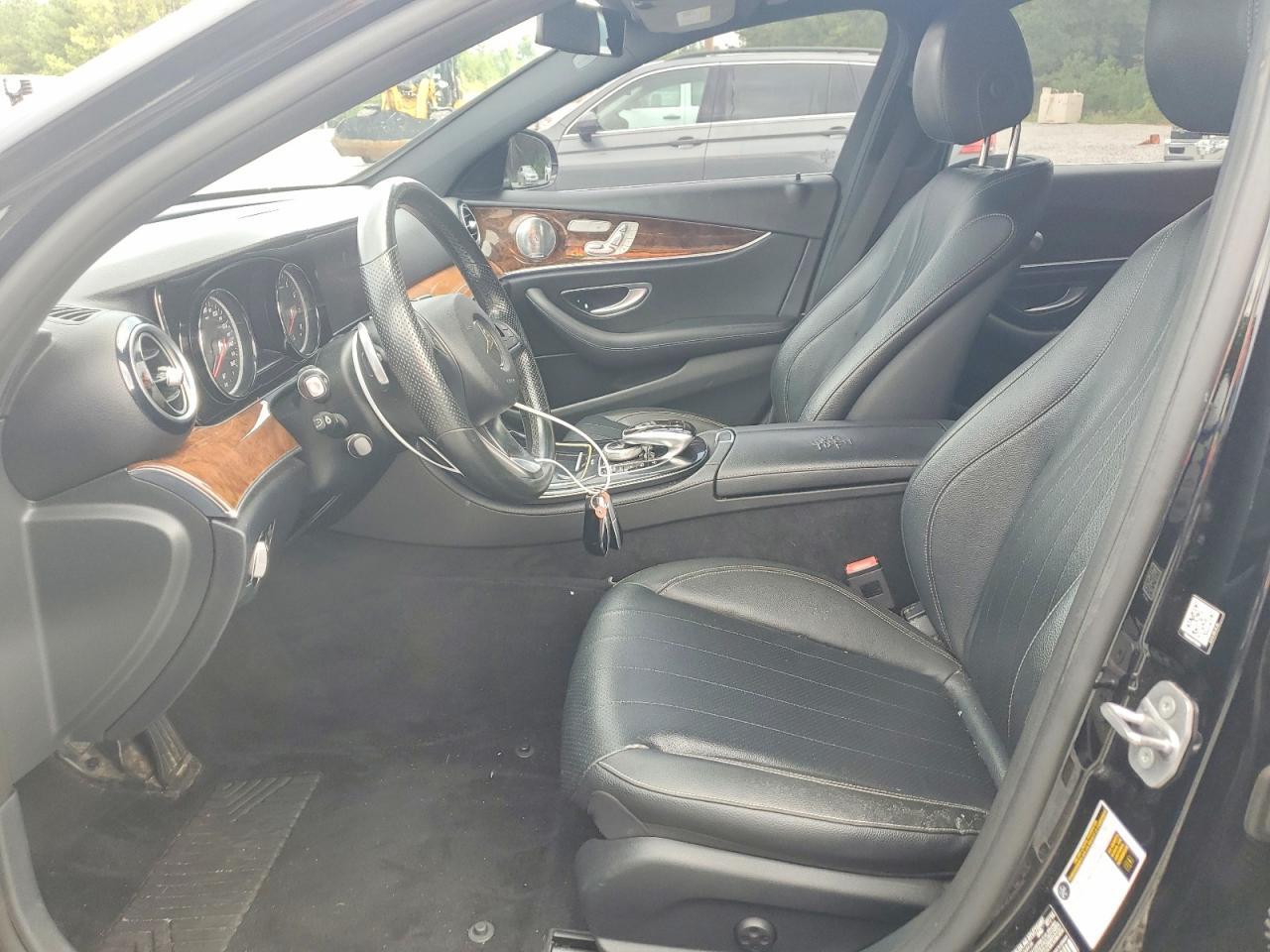 2017 MERCEDES-BENZ E 300 4MATIC — Фото 7 из 12