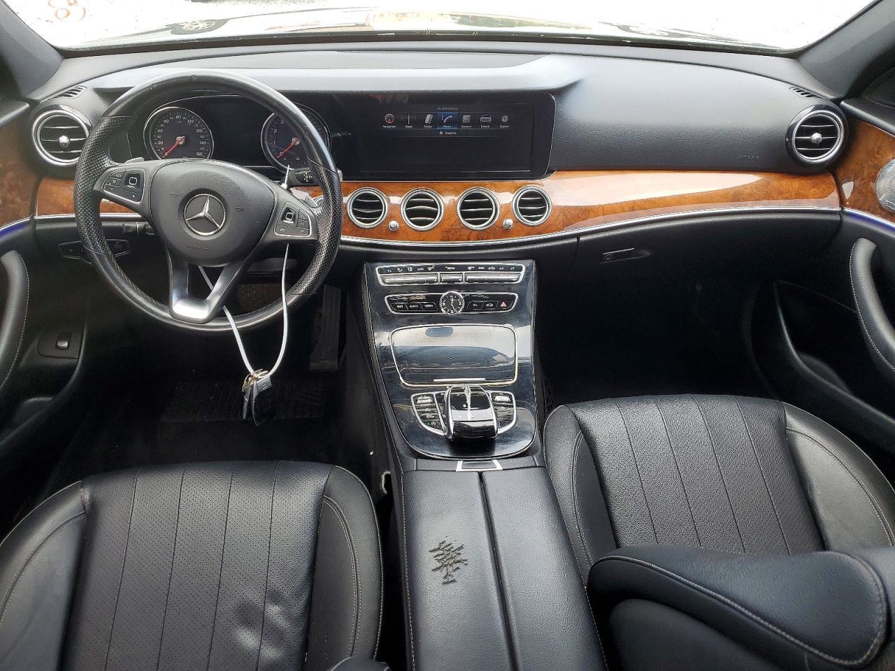 2017 MERCEDES-BENZ E 300 4MATIC — Фото 8 из 12