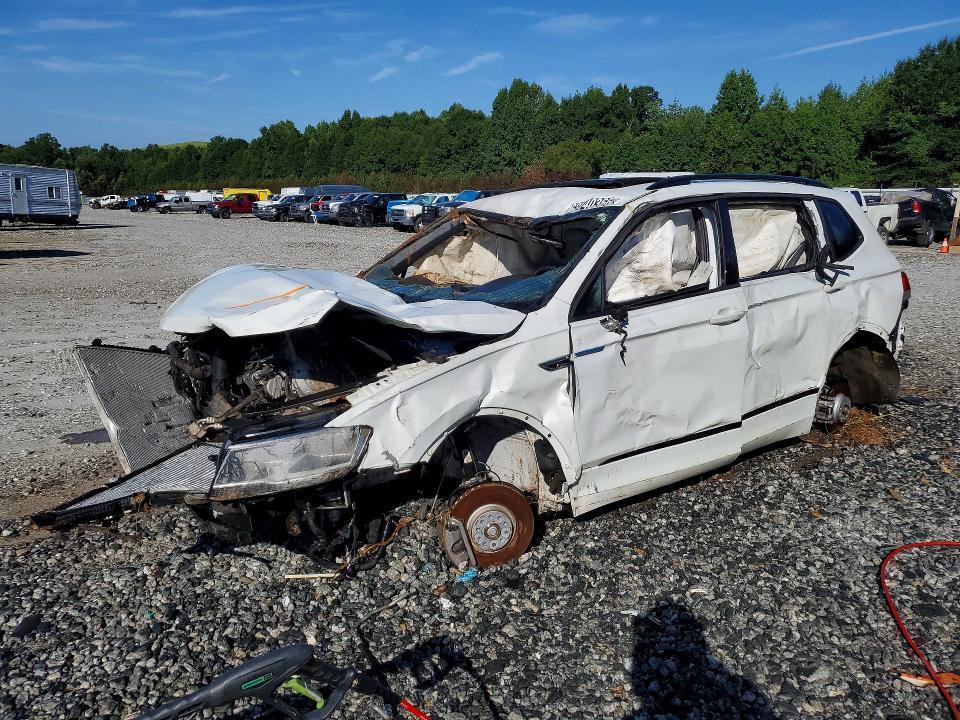 2021 VOLKSWAGEN TIGUAN 3VV3B7AX0MM159729