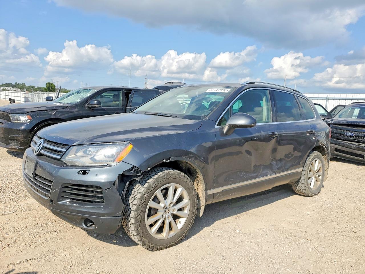 2014 VOLKSWAGEN TOUAREG WVGEP9BP3ED013157