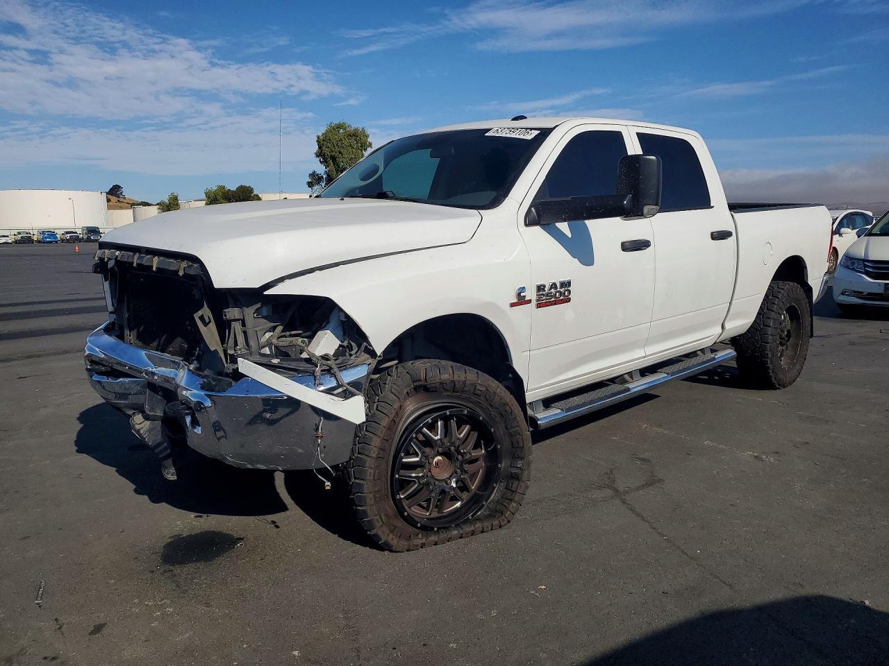 2018 RAM 2500 3C6UR5CL4JG269309