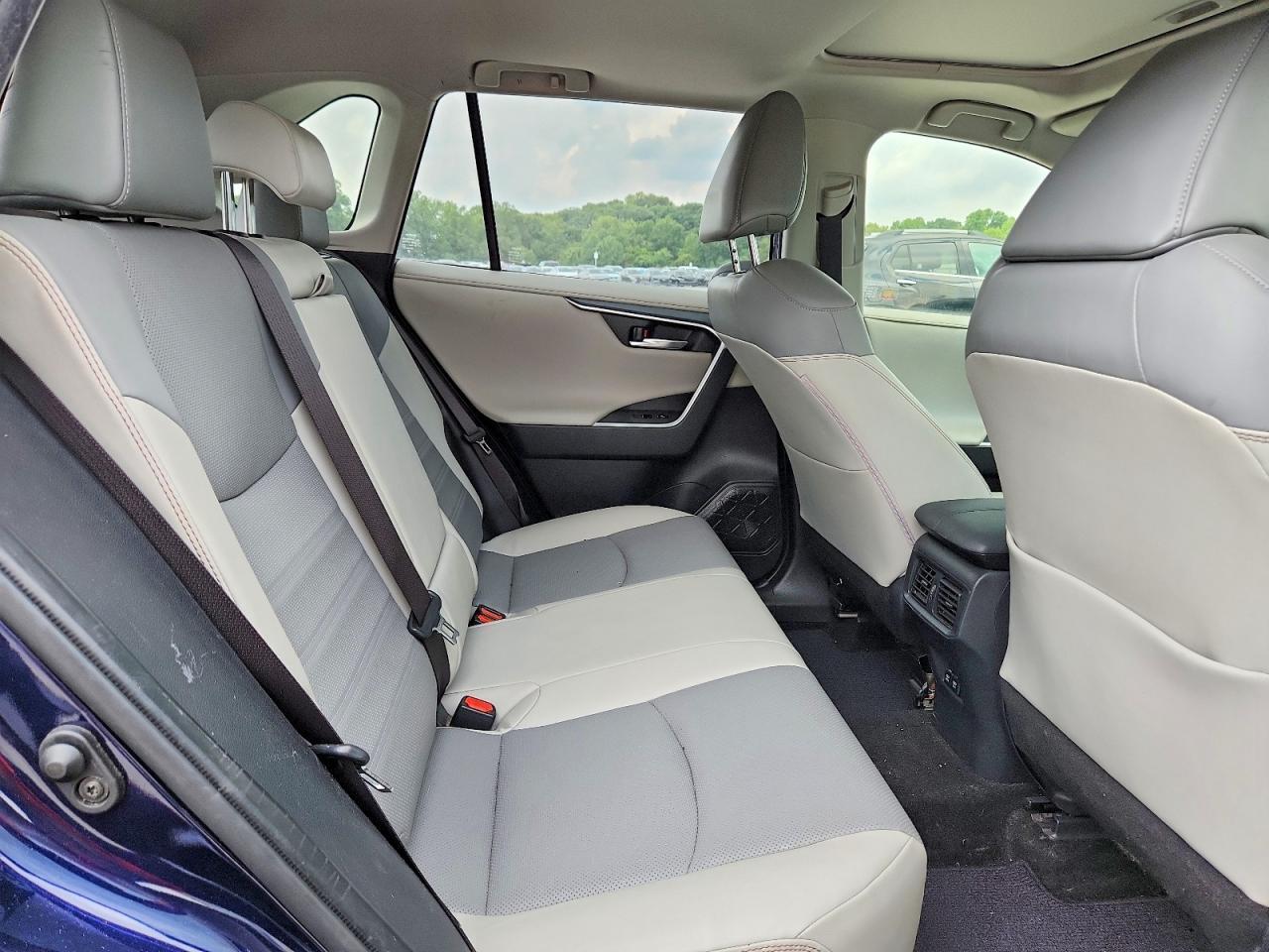 2020 TOYOTA RAV4 LIMITED — Фото 11 из 13