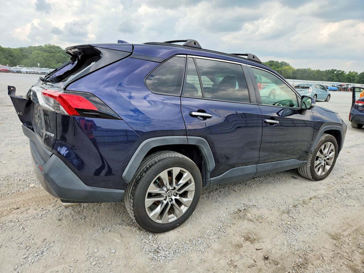 2020 TOYOTA RAV4 LIMITED — Фото 3 из 13