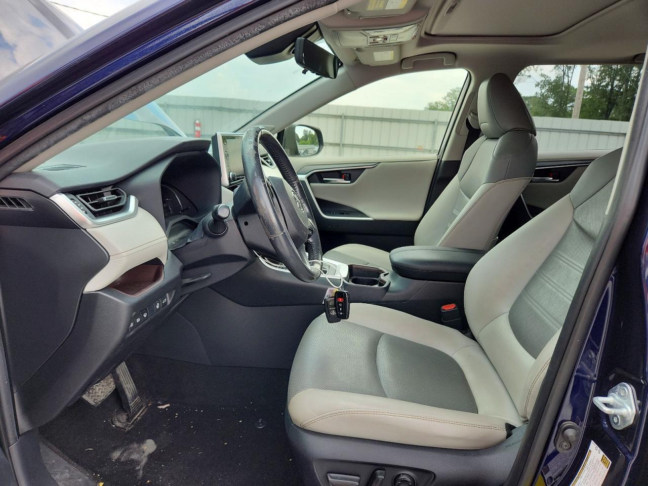 2020 TOYOTA RAV4 LIMITED — Фото 7 из 13