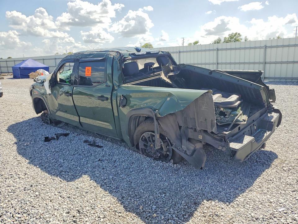 2022 TOYOTA TUNDRA SR5 — Фото 2 из 14