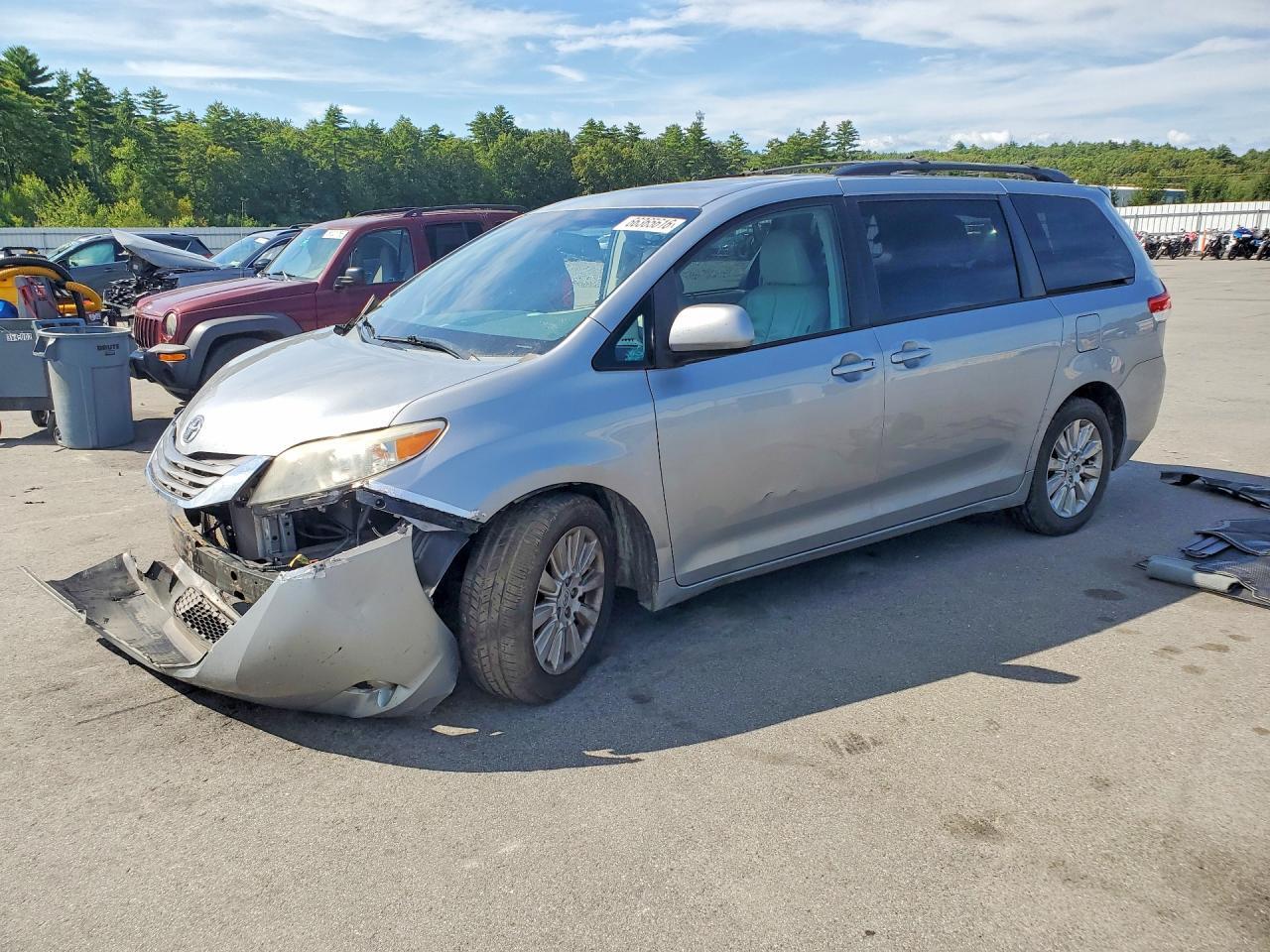 2011 TOYOTA SIENNA 5TDDK3DC4BS018423