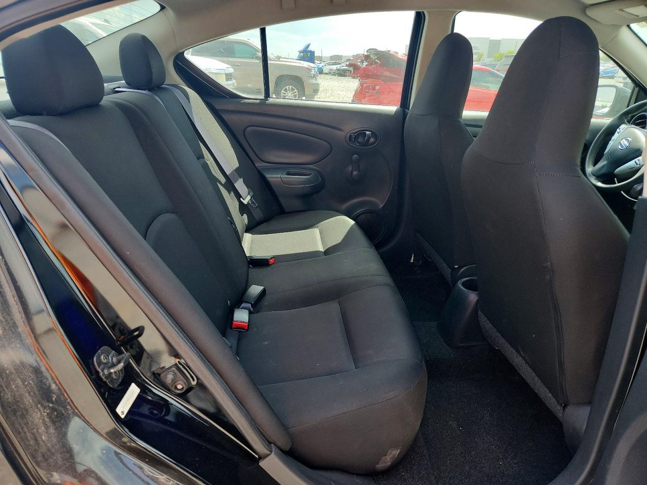 3N1CN7AP3HL828841 2017 NISSAN VERSA photo no. 10