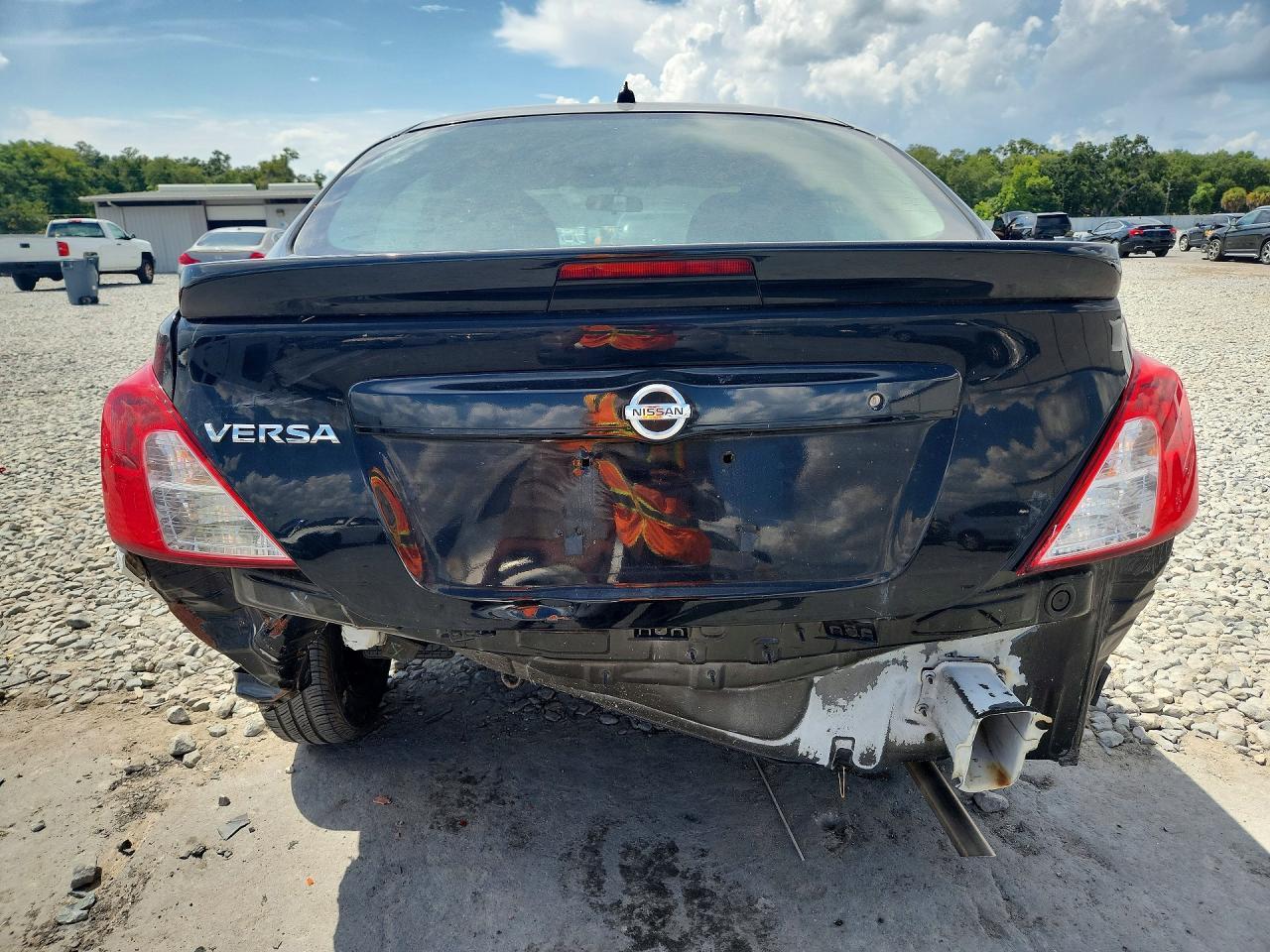 3N1CN7AP3HL828841 2017 NISSAN VERSA photo no. 6