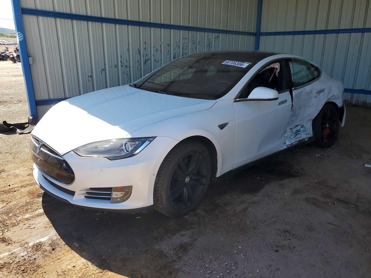 2016 TESLA MODEL S 5YJSA1E2XGF124696
