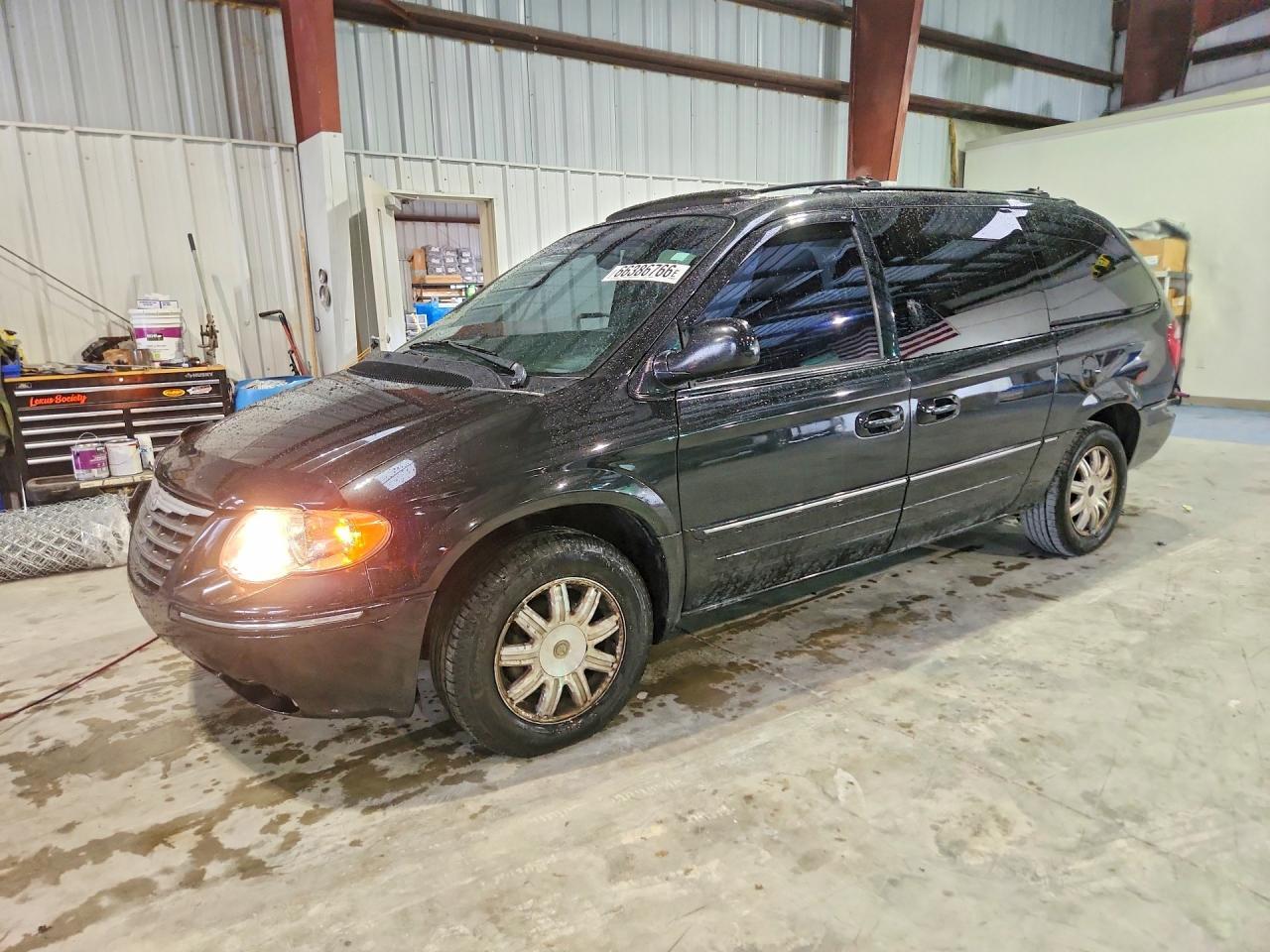 2005 CHRYSLER TOWN & COUNTRY 2C4GP54L55R166944
