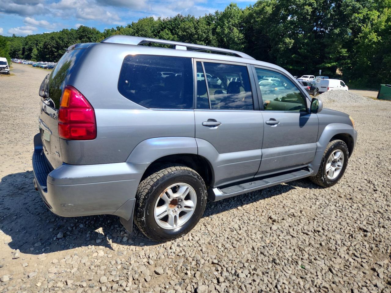 JTJBT20XX30001862 2003 LEXUS GX photo no. 3