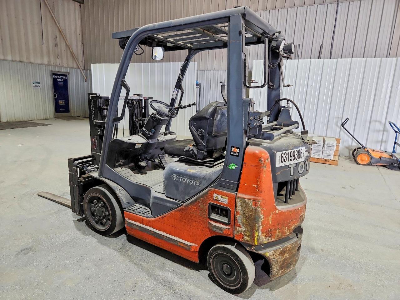 87809 2017 TOYOTA NA-20 FORKLIFT photo no. 3