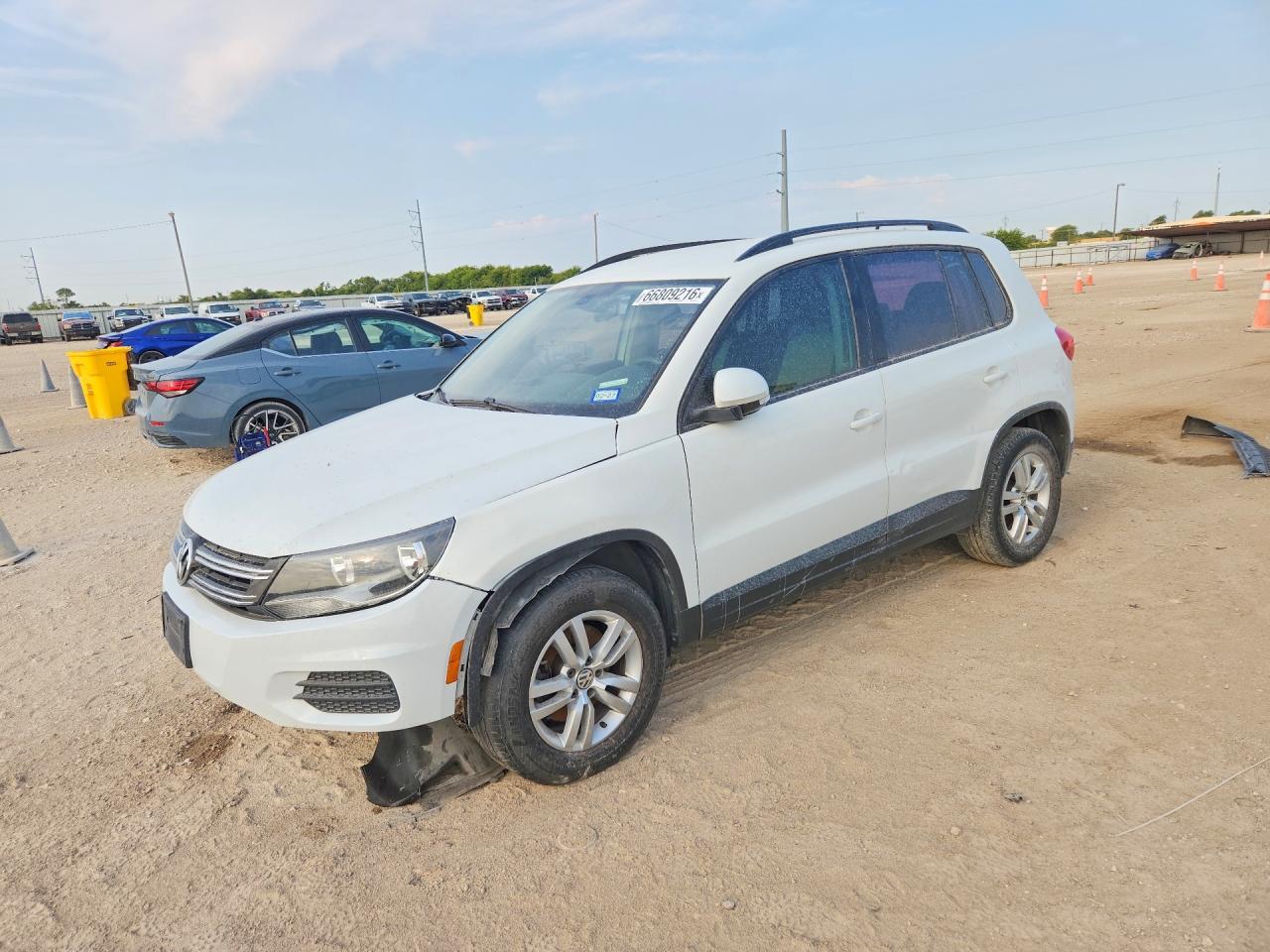 2016 VOLKSWAGEN TIGUAN WVGAV7AXXGW601199