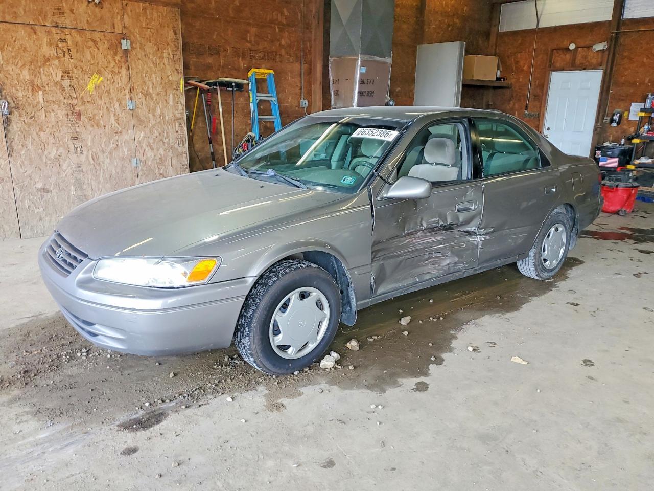 1999 TOYOTA CAMRY 4T1BG22K8XU574228