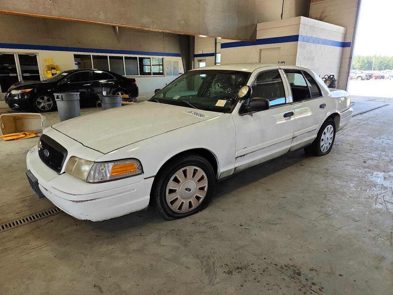 2011 FORD CROWN VICTORIA 2FABP7BV4BX125325