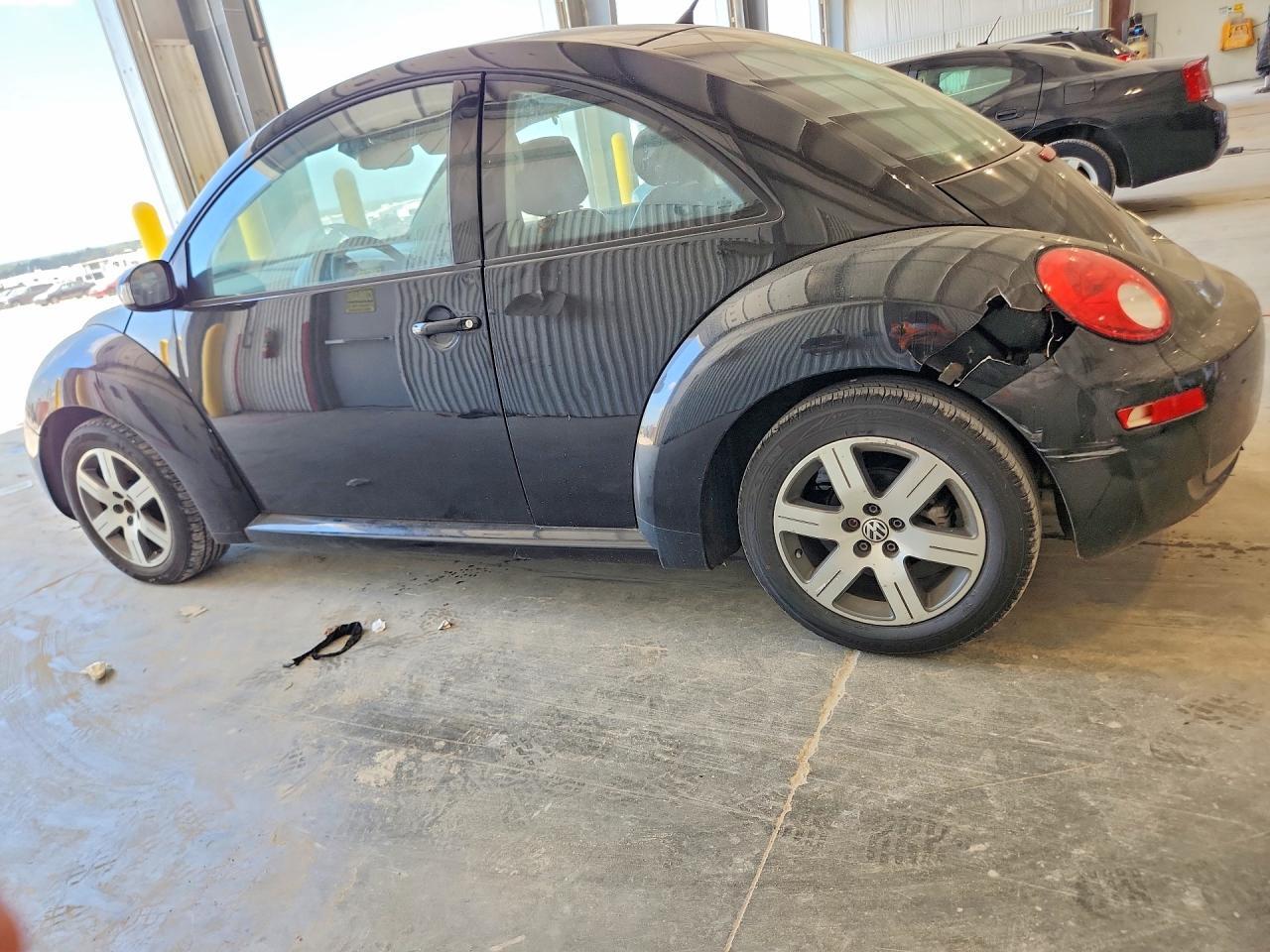 2006 VOLKSWAGEN NEW BEETLE 2.5L — Фото 2 из 12