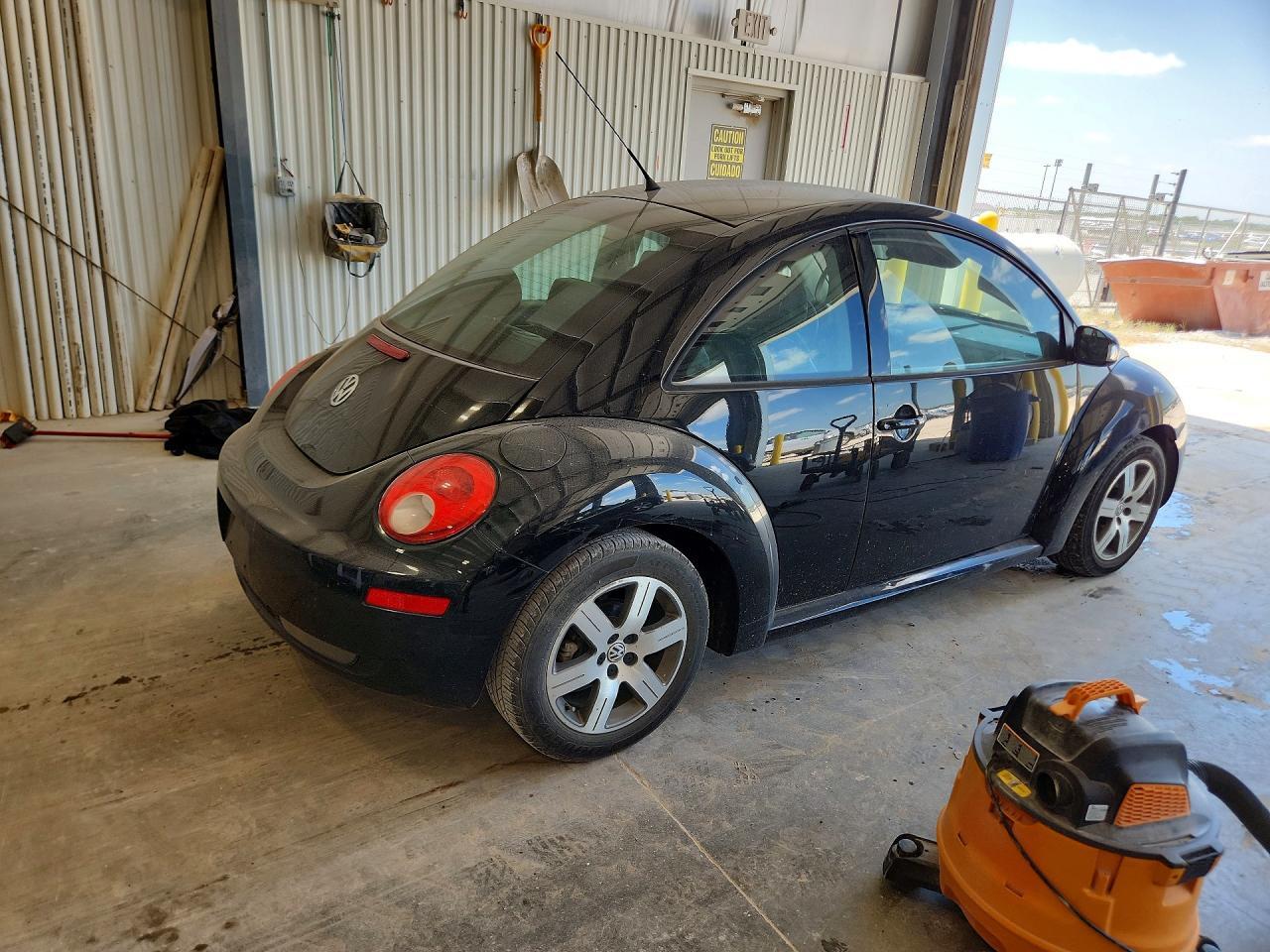 2006 VOLKSWAGEN NEW BEETLE 2.5L — Фото 3 из 12