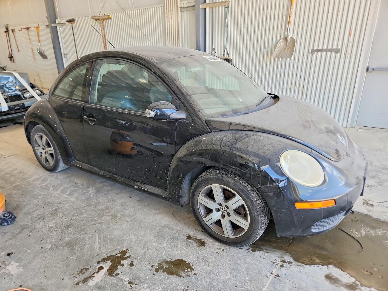 2006 VOLKSWAGEN NEW BEETLE 2.5L — Фото 4 из 12