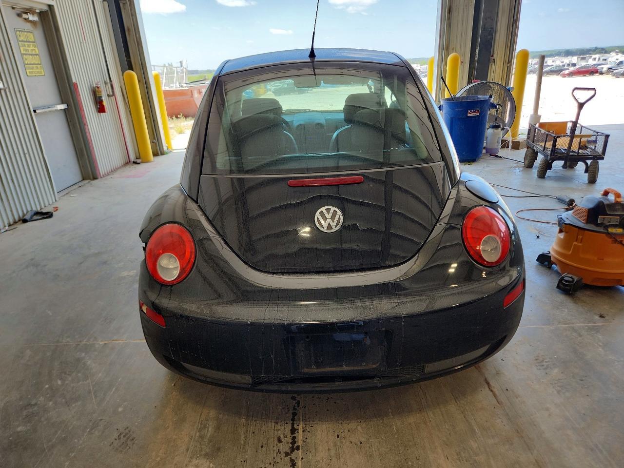 2006 VOLKSWAGEN NEW BEETLE 2.5L — Фото 6 из 12