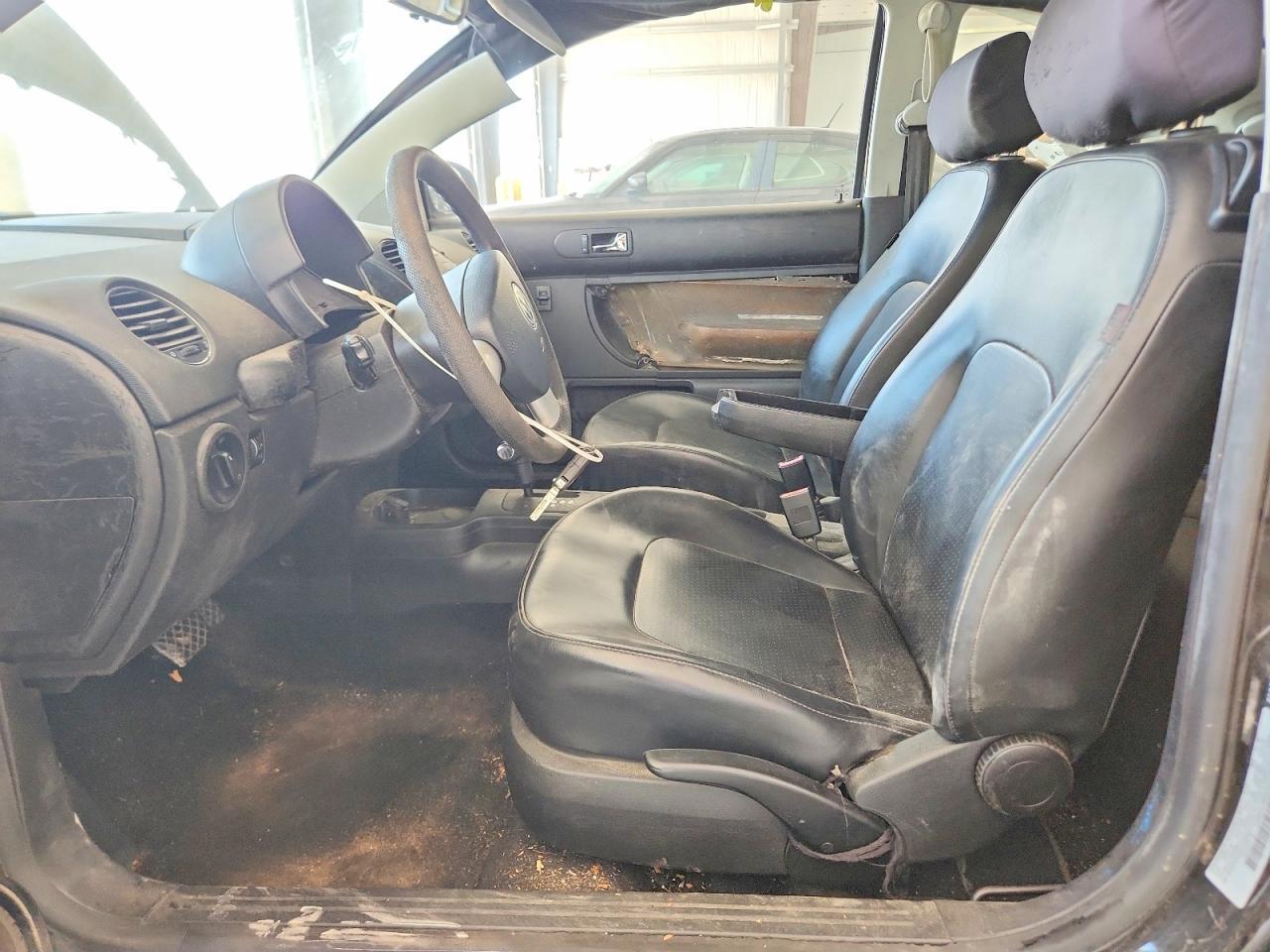 2006 VOLKSWAGEN NEW BEETLE 2.5L — Фото 7 из 12