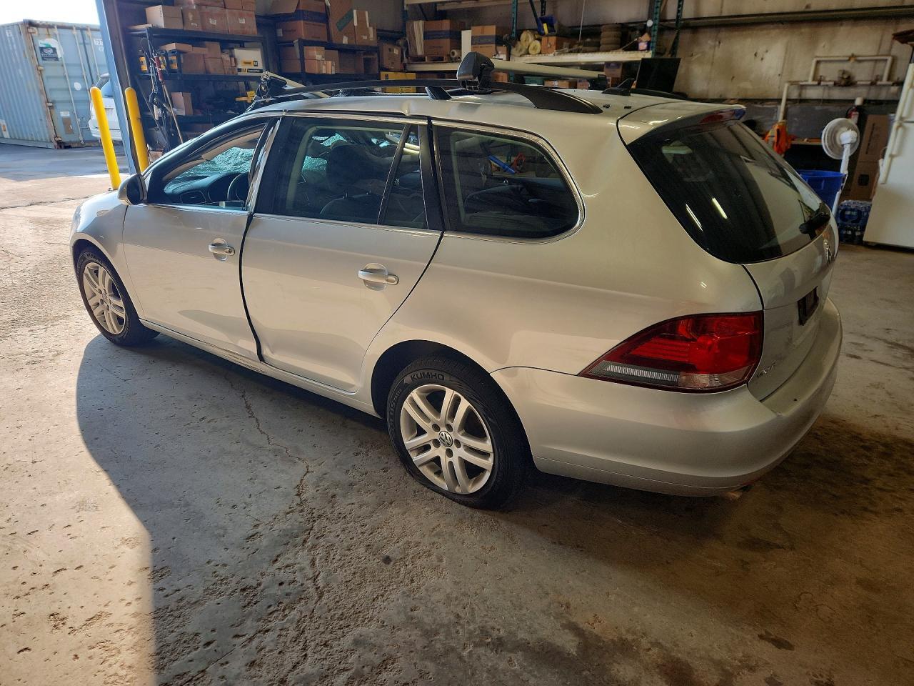 3VWMX7AJ8AM629174 2010 VOLKSWAGEN GOLF 2.5 WAGON photo no. 2