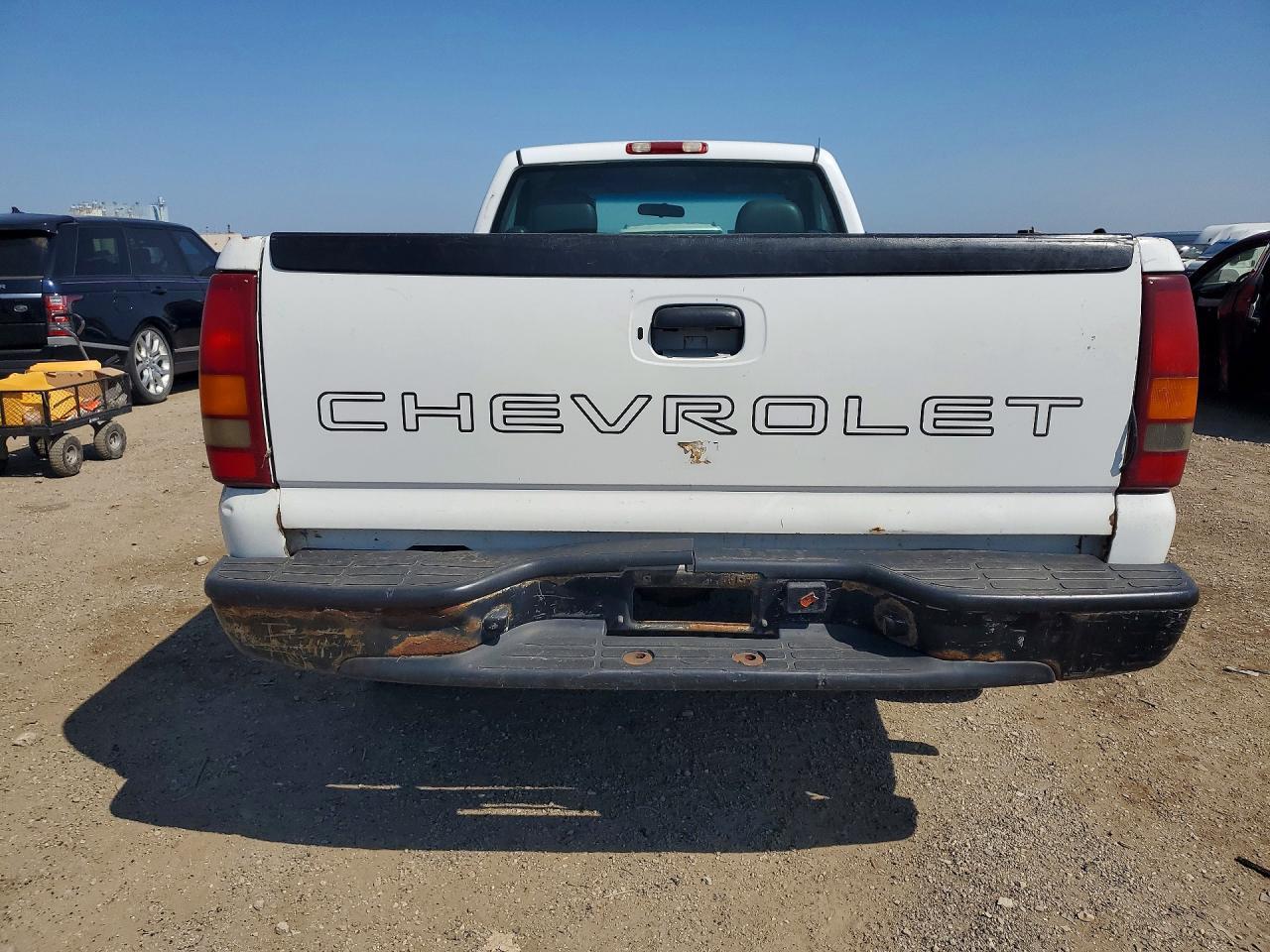 2001 CHEVROLET SILVERADO C1500 — Фото 6 из 13