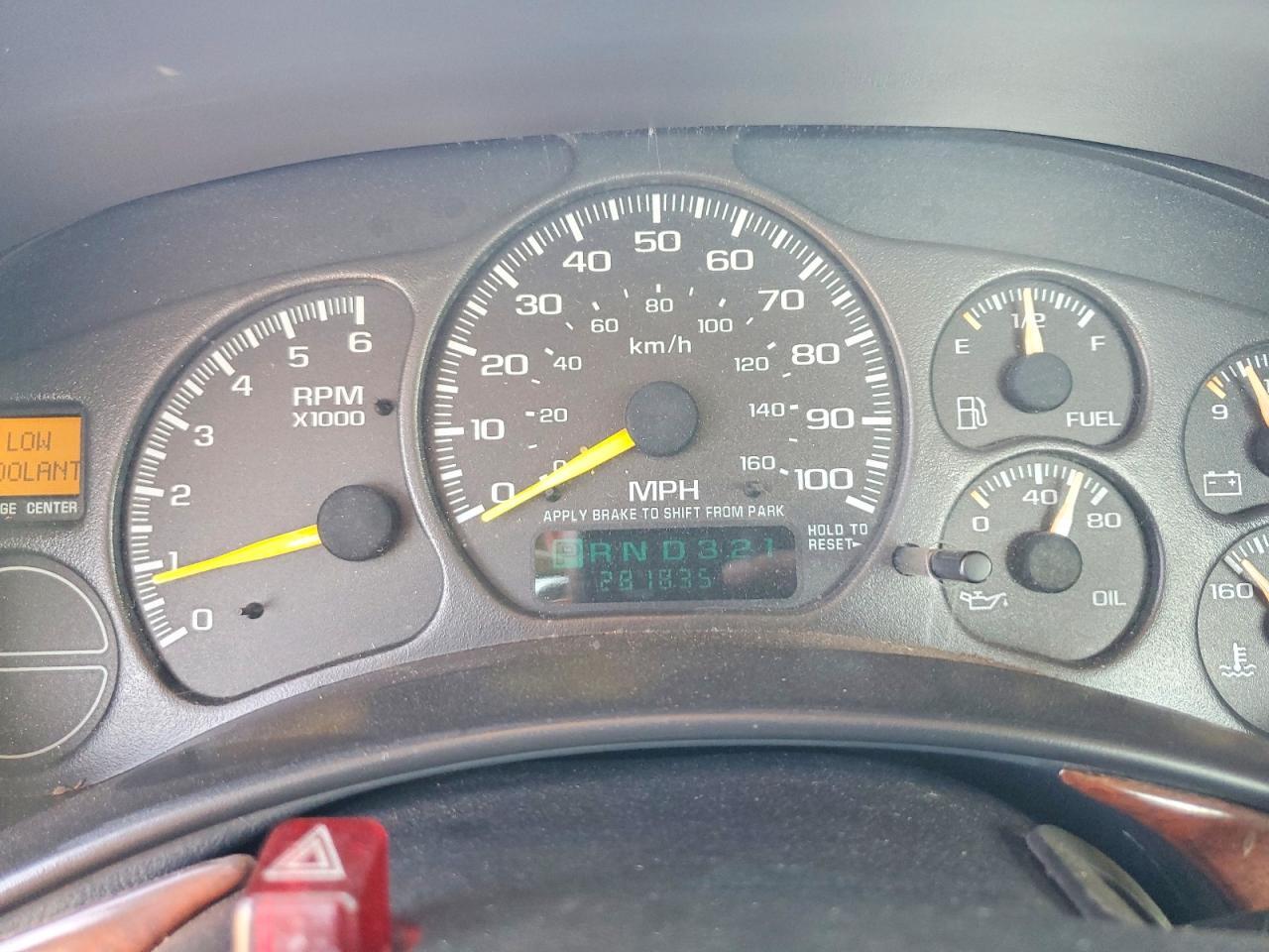 2001 CHEVROLET SILVERADO C1500 — Фото 9 из 13